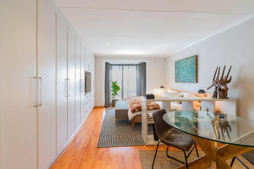 Modern Apartment In Culturally Vibrant Melville 22 โจฮันเนสเบิร์ก ภายนอก รูปภาพ