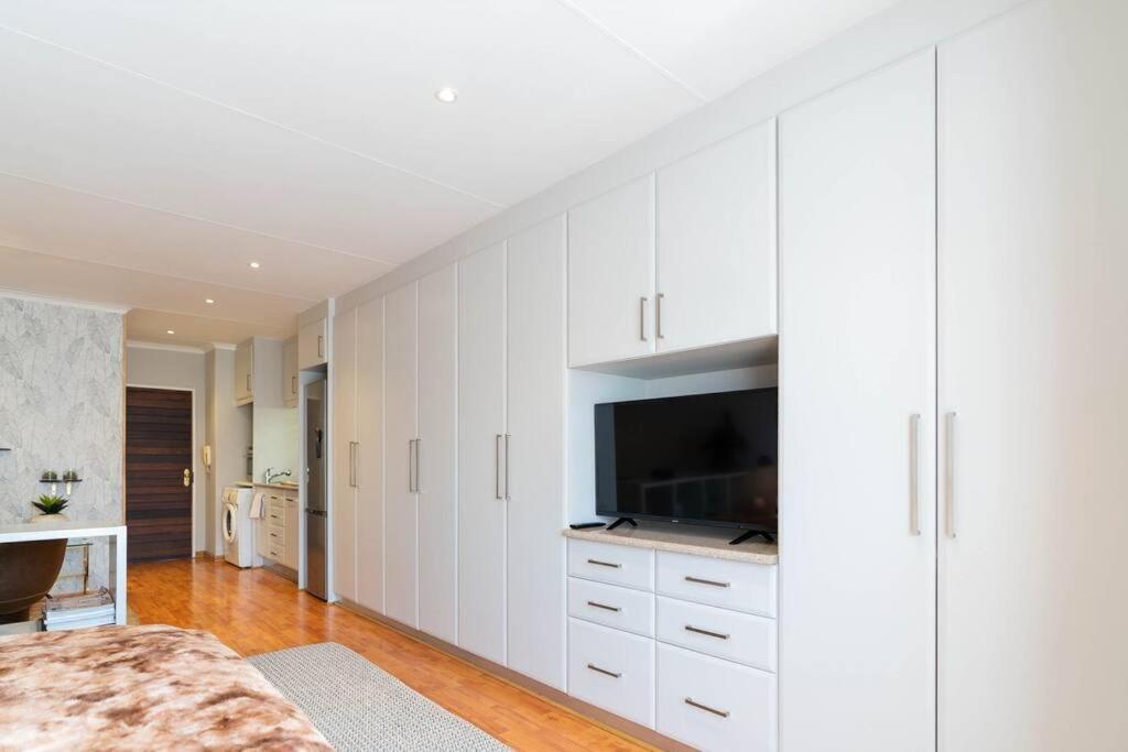 Modern Apartment In Culturally Vibrant Melville 22 โจฮันเนสเบิร์ก ภายนอก รูปภาพ