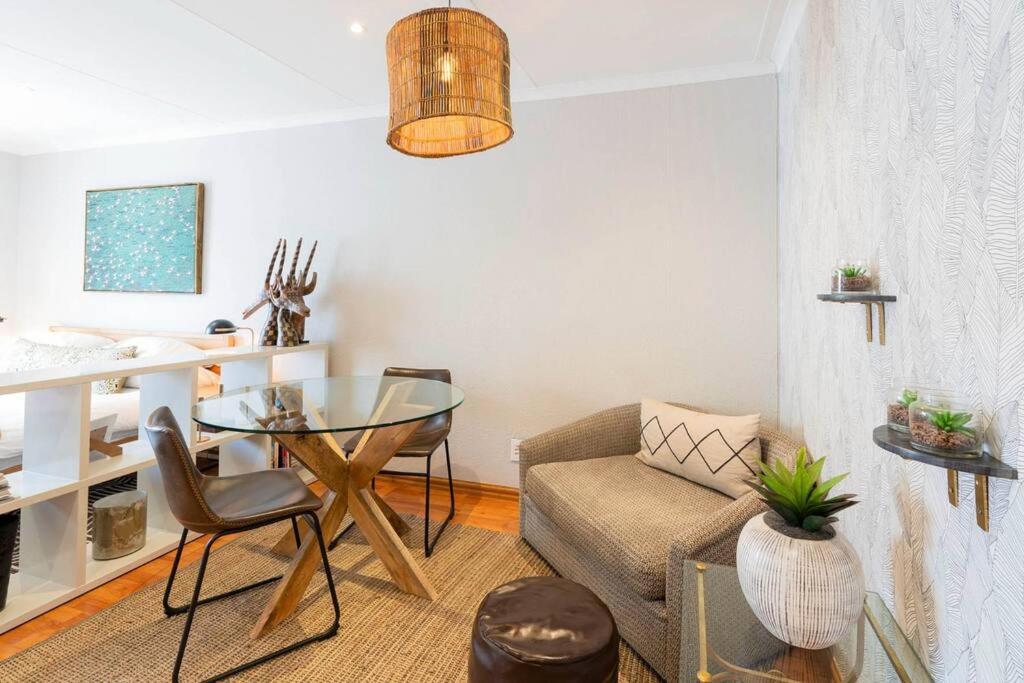 Modern Apartment In Culturally Vibrant Melville 22 โจฮันเนสเบิร์ก ภายนอก รูปภาพ